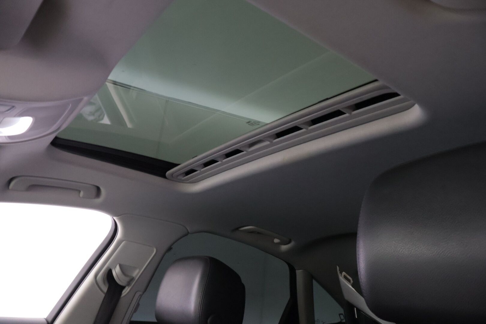 Audi A6 2012 Sedan 3,0 V6 TDI 180 kW quattro S tronic Start-Stop * YritysOutlet - Myydään vain yrityksille * - ** Webasto / Bose / Kattoluukku / Nahkasisusta / Navi / RS-Look **