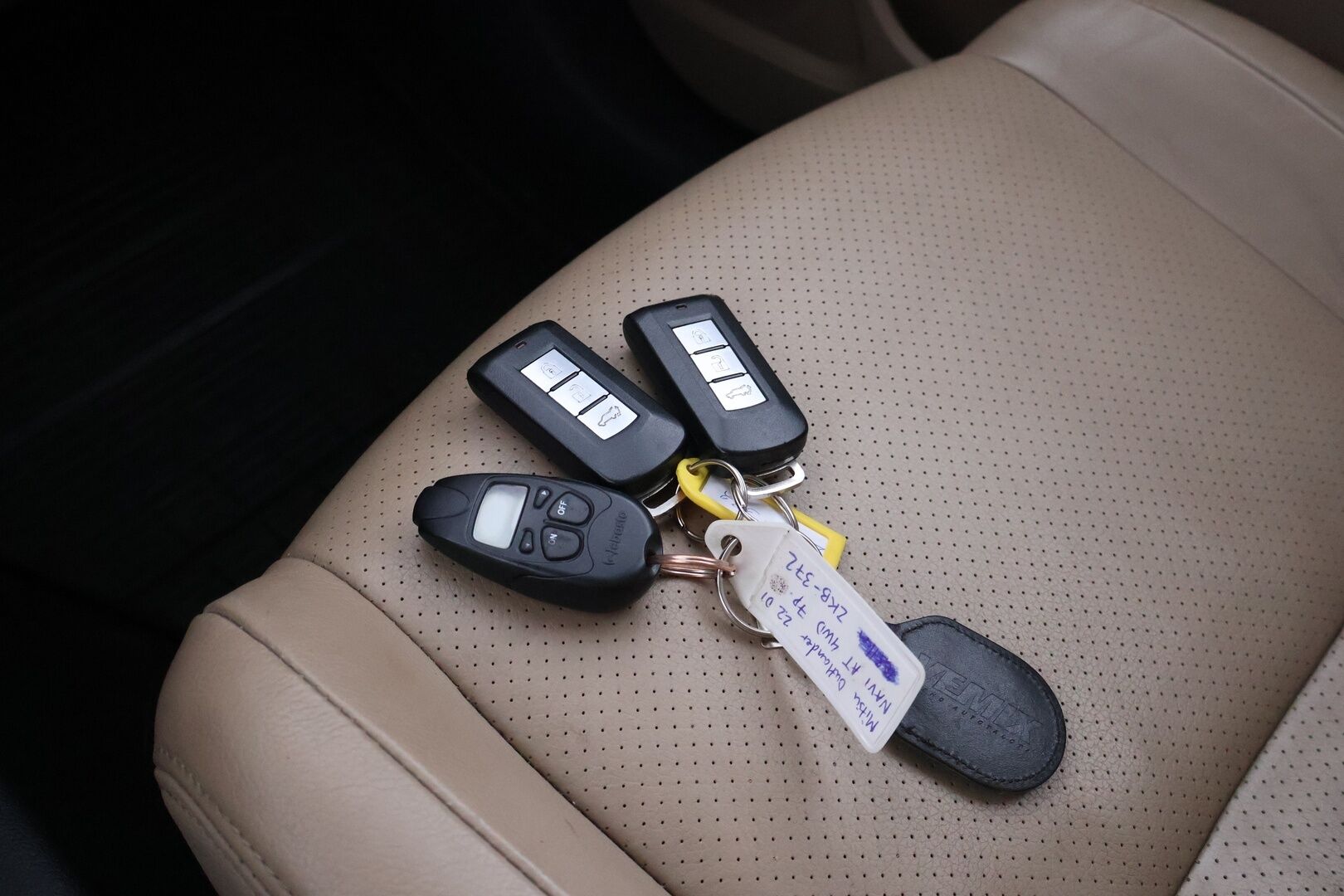 Mitsubishi Outlander 2013 2,2 DI-D Instyle NAVI AT 4WD 7P / YritysOutlet - Myydään vain yrityksille - Tulossa Myyntiin!