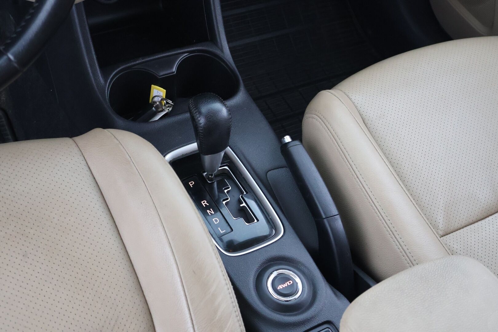 Mitsubishi Outlander 2013 2,2 DI-D Instyle NAVI AT 4WD 7P / YritysOutlet - Myydään vain yrityksille - Tulossa Myyntiin!