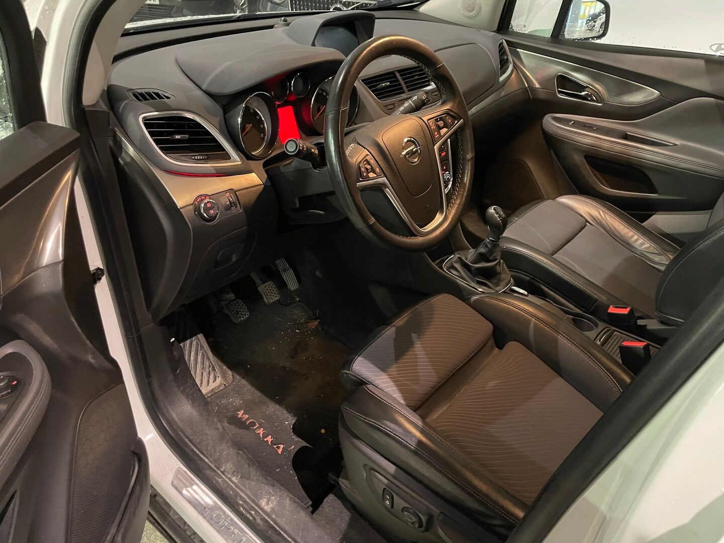 Opel Mokka 2013 5-ov Cosmo 1,4T Start/Stop 4x4 103kW MT6 - | P-Kamera | Vakkari | Tutkat | Panorama | Ratinlämmitin | Lohko | Sporttipenkit | Navi | Lohko |