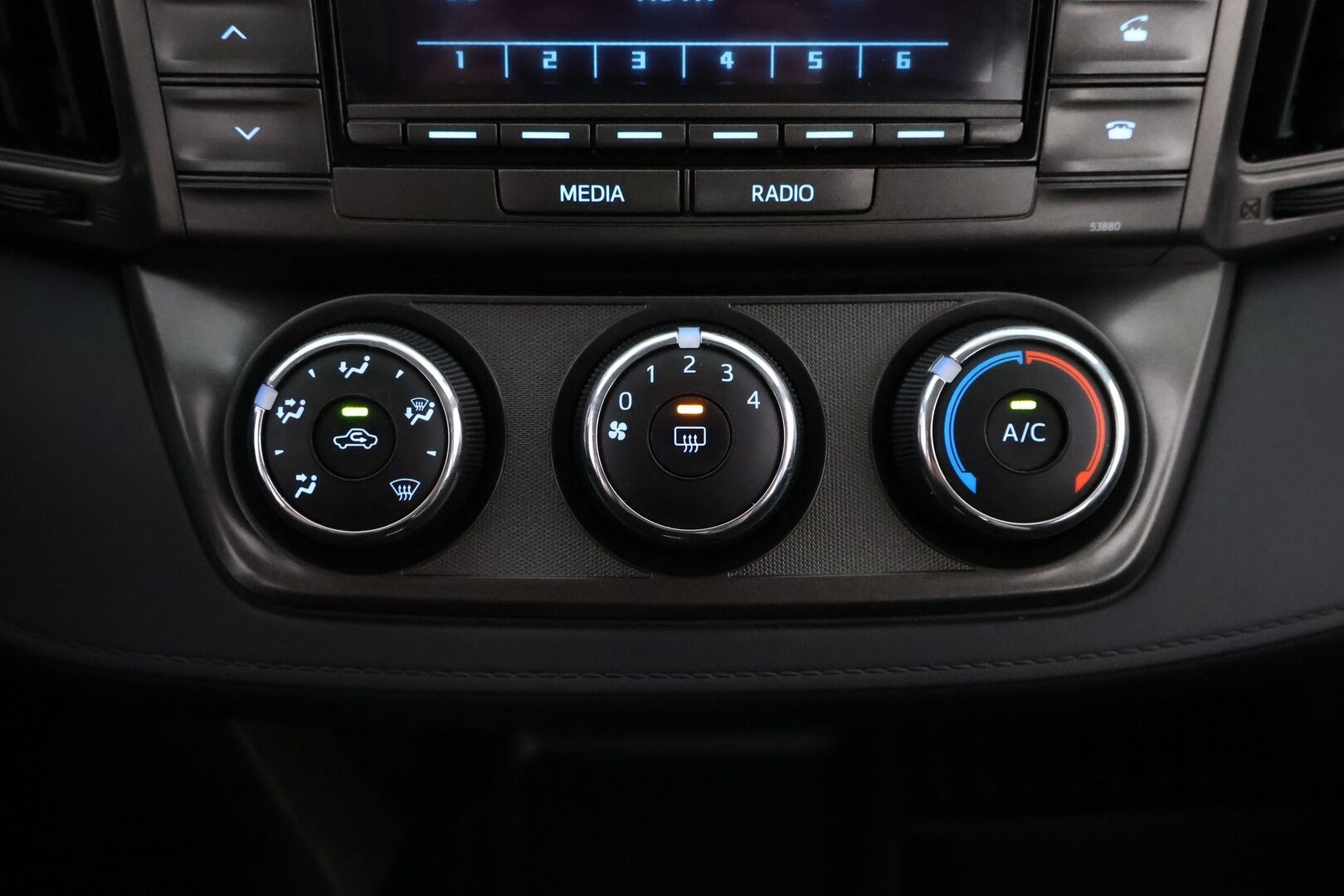 Toyota RAV4 2014 2,0 Valvematic AWD Life - Suomiauto / Vetokoukku / Lohko & Sisäpistoke / Lämmitettävä tuulilasin alareuna / 2x Renkaat Aluvantein!