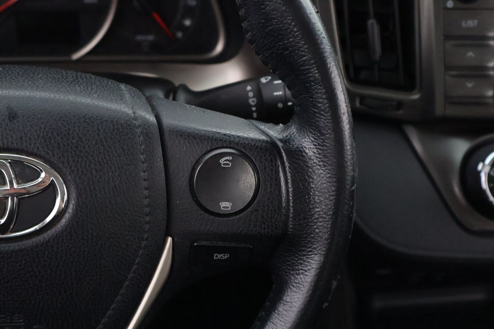 Toyota RAV4 2014 2,0 Valvematic AWD Life - Suomiauto / Vetokoukku / Lohko & Sisäpistoke / Lämmitettävä tuulilasin alareuna / 2x Renkaat Aluvantein!