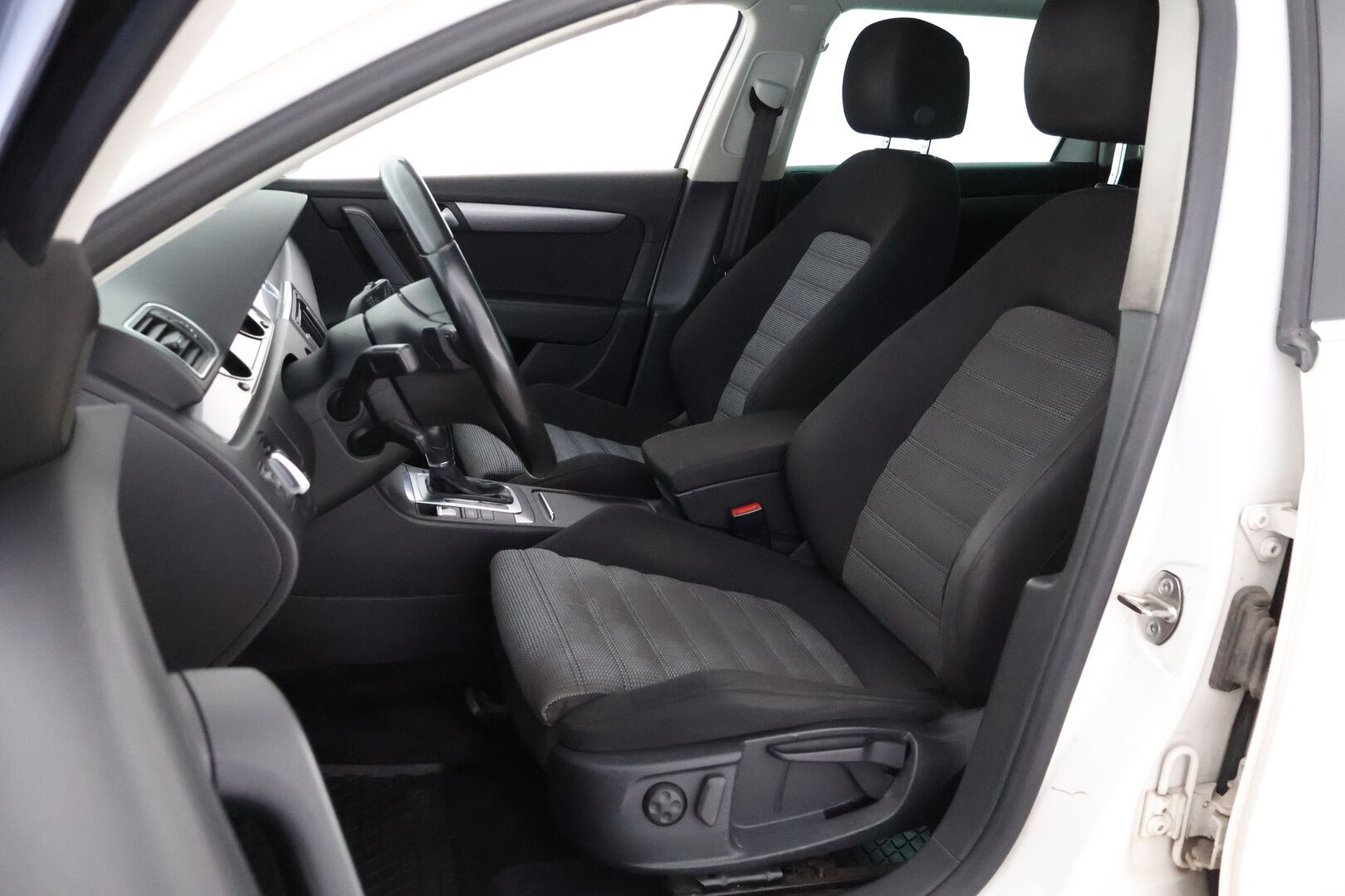 Volkswagen Passat 2014 Variant Comfortline Edition 40 1,4 TSI 90 kW (122 hv) BMT DSG-automaatti * MYYDÄÄN HUUTOKAUPAT.COM! * - * MYYDÄÄN HUUTOKAUPAT.COM! *