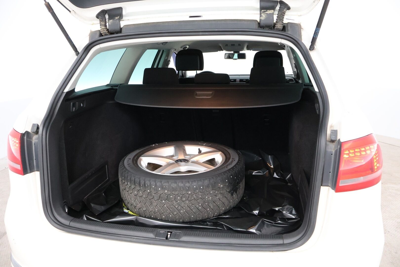 Volkswagen Passat 2014 Variant Comfortline Edition 40 1,4 TSI 90 kW (122 hv) BMT DSG-automaatti * MYYDÄÄN HUUTOKAUPAT.COM! * - * MYYDÄÄN HUUTOKAUPAT.COM! *