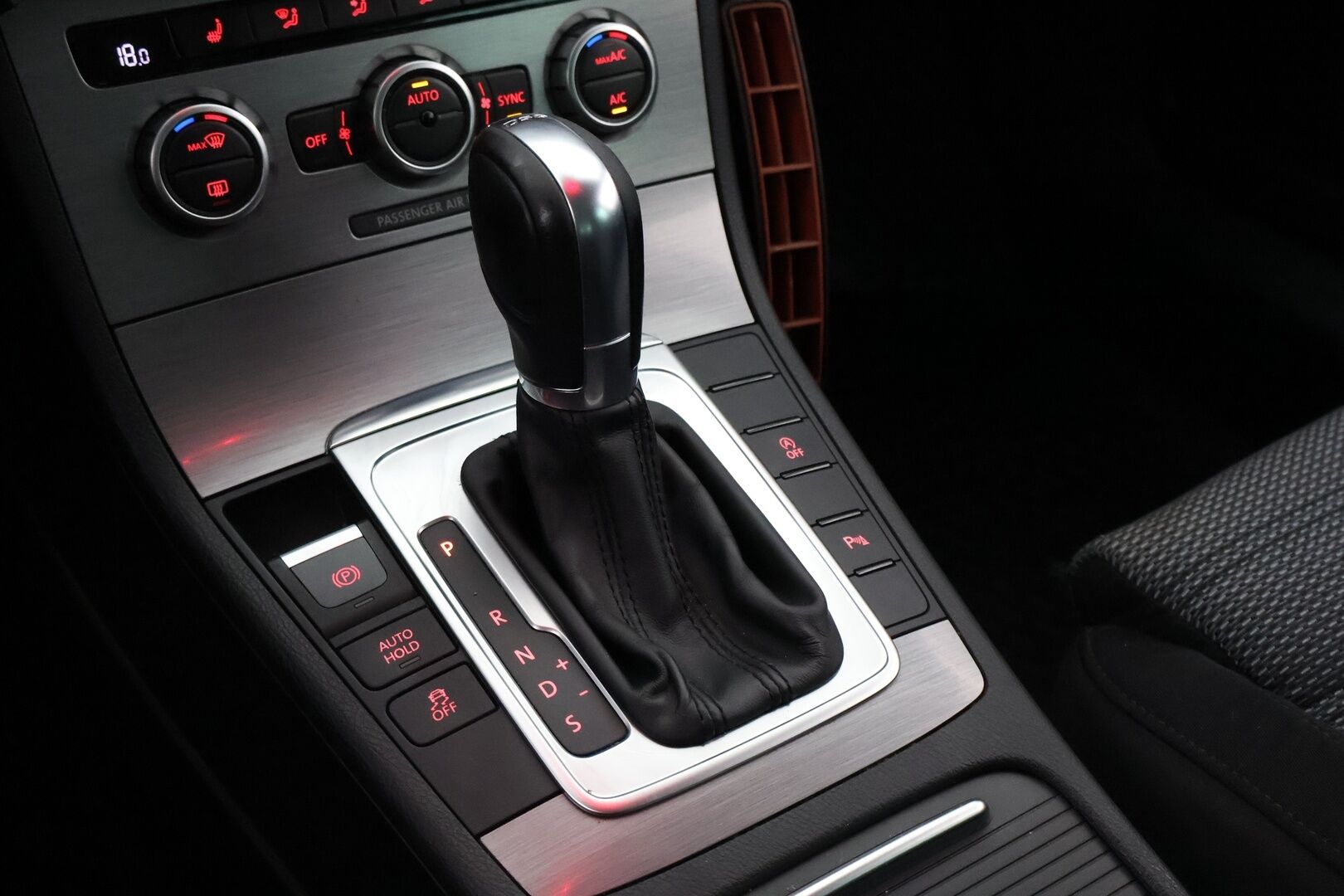 Volkswagen Passat 2014 Variant Comfortline Edition 40 1,4 TSI 90 kW (122 hv) BMT DSG-automaatti * MYYDÄÄN HUUTOKAUPAT.COM! * - * MYYDÄÄN HUUTOKAUPAT.COM! *
