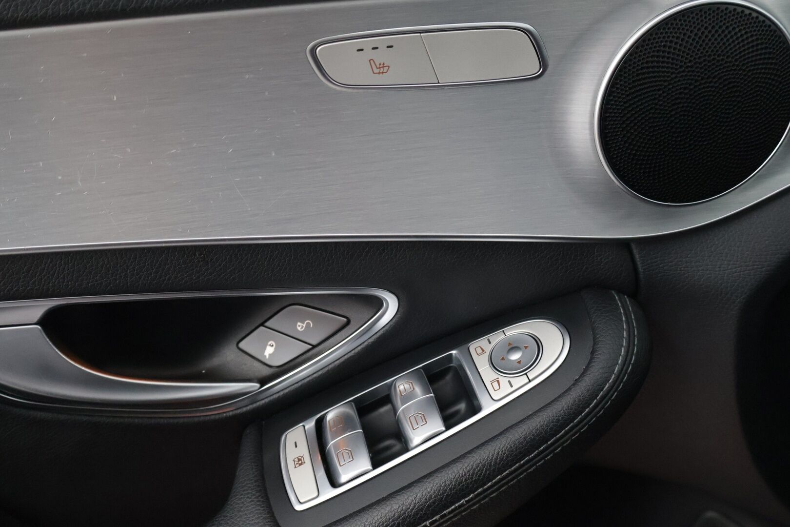 Mercedes-Benz C 2014 220 BlueTec Premium Business AMG Styling - Suomi-auto / ILS / Nahkasisusta / P-Tutkat