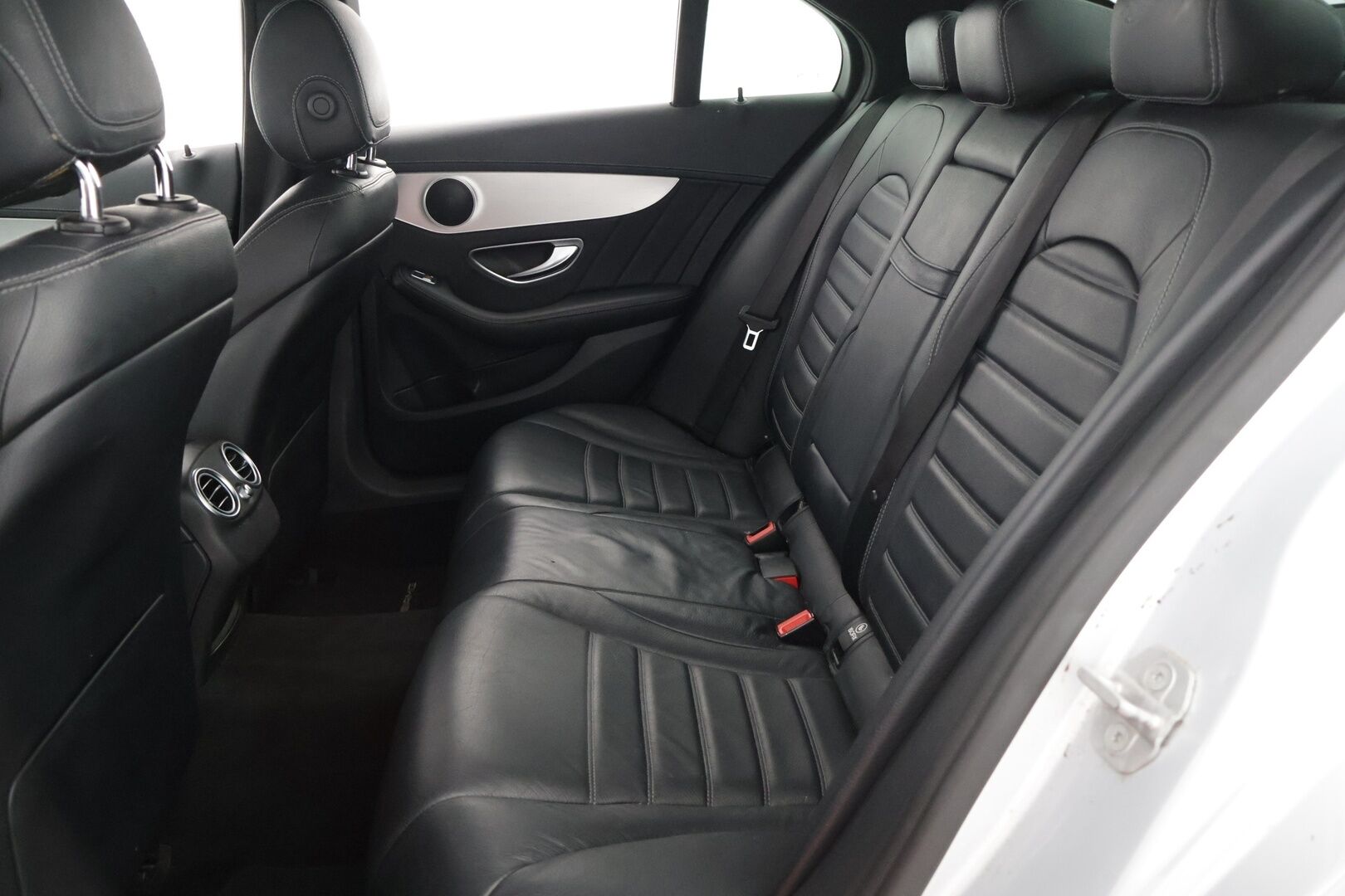 Mercedes-Benz C 2014 220 BlueTec Premium Business AMG Styling - Suomi-auto / ILS / Nahkasisusta / P-Tutkat