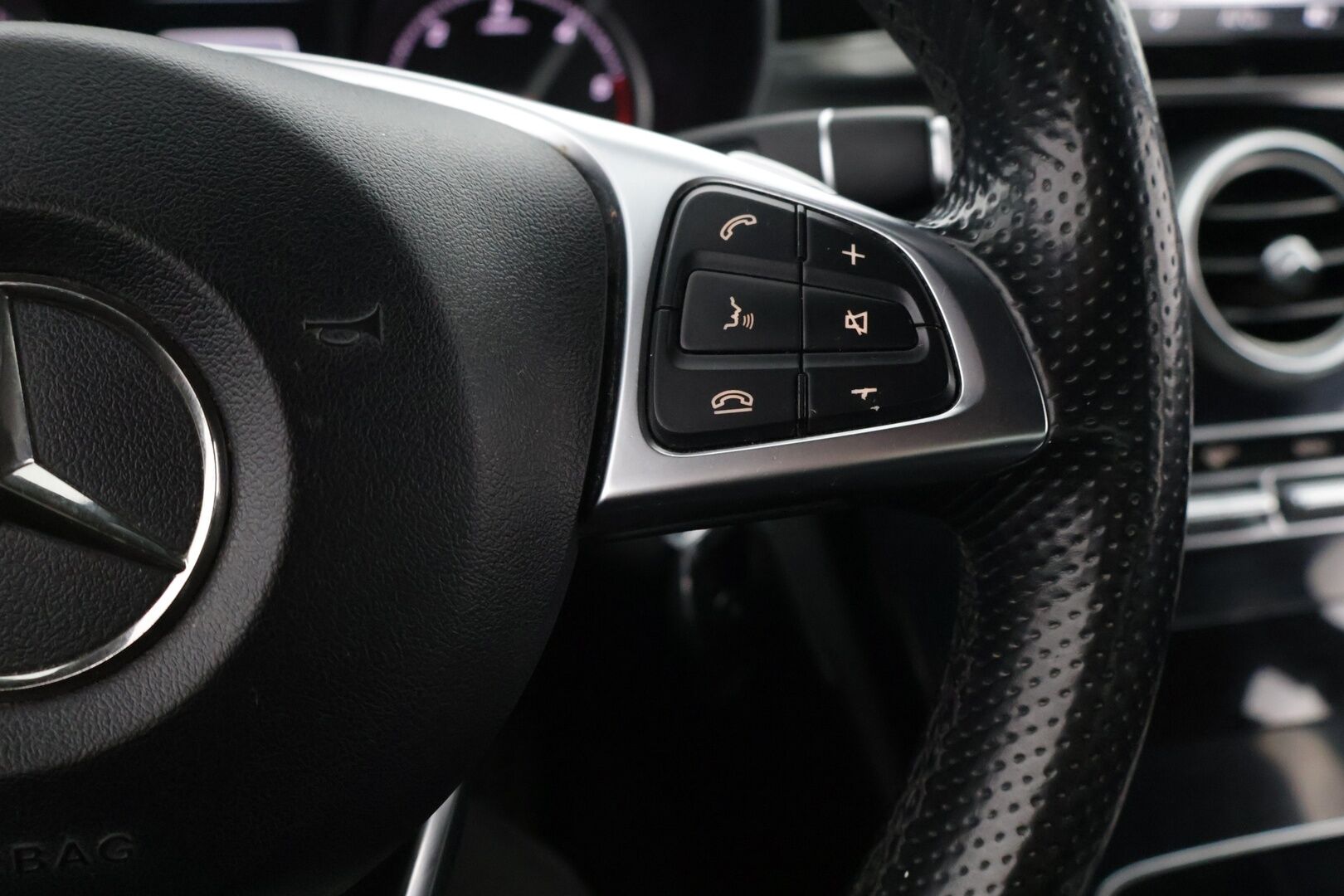 Mercedes-Benz C 2014 220 BlueTec Premium Business AMG Styling - Suomi-auto / ILS / Nahkasisusta / P-Tutkat