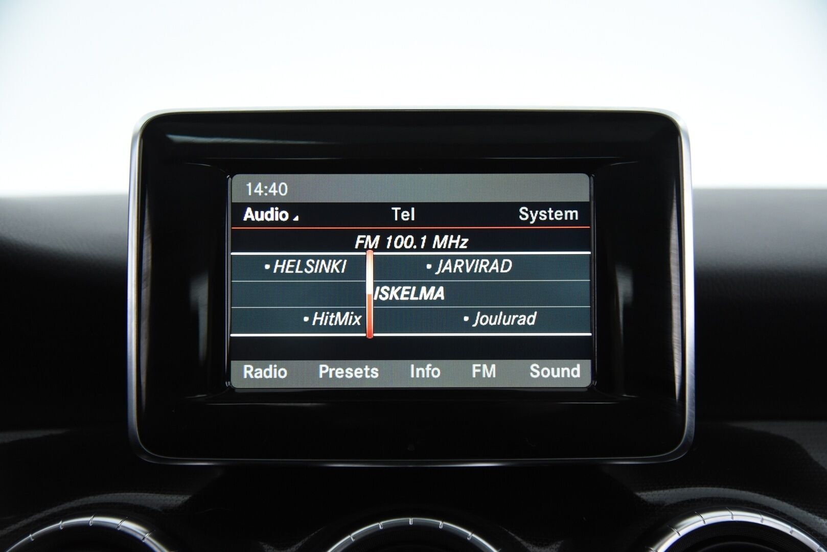 Mercedes-Benz CLA 2014 180 BE A Premium Business / Suomi-auto / Vakkari / P. tutkat / Panorama / Bi-Xenon / - 2x renkaat&vanteet / Siisti! / Hyvin huollettu!