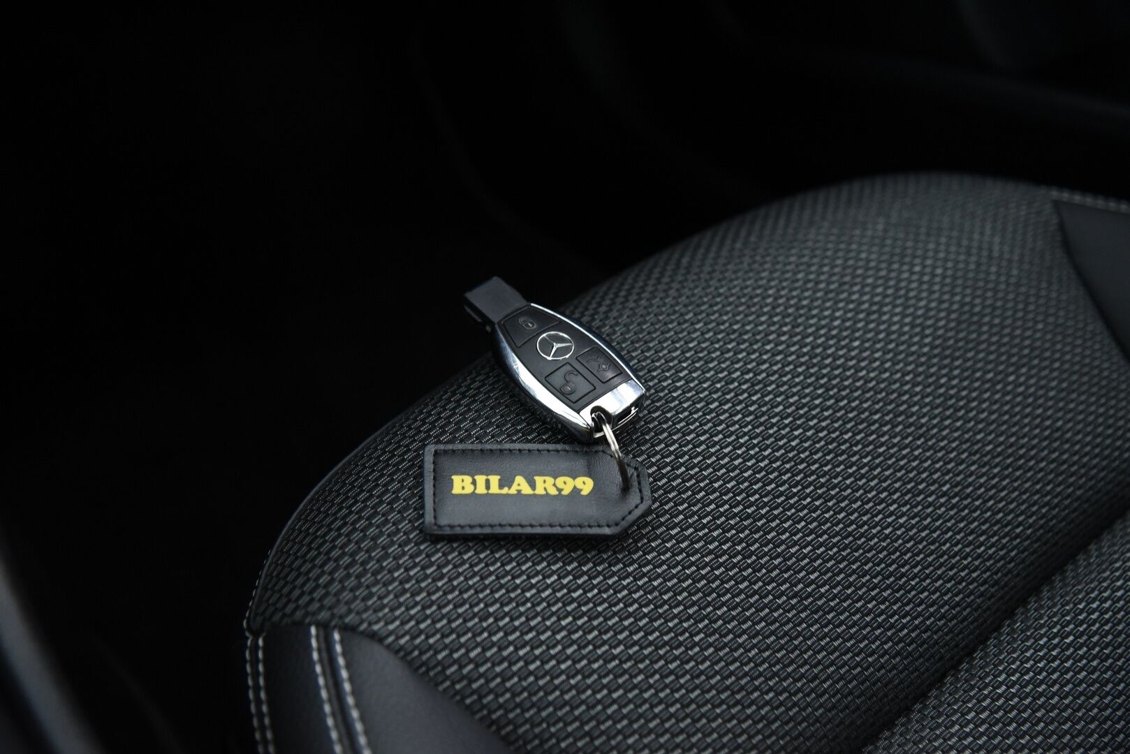 Mercedes-Benz CLA 2014 180 BE A Premium Business / Suomi-auto / Vakkari / P. tutkat / Panorama / Bi-Xenon / - 2x renkaat&vanteet / Siisti! / Hyvin huollettu!