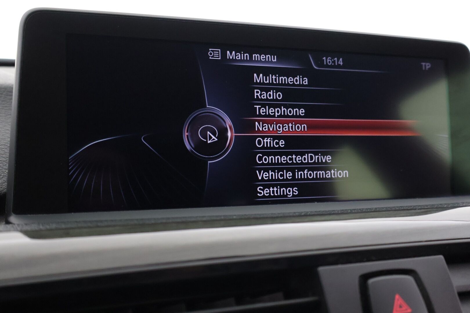 BMW 320 2012 320i TwinPower Turbo F30 Sedan Business *360 kamera / HUD / Proffa navi / Vakkari / Nahkasisusta* - *Harvinainen manuaali / Siisti / Huippu varusteet*