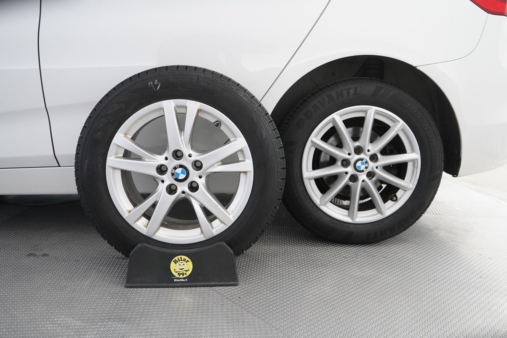 BMW 218 2015 F45 Active Tourer 218i Business *Vakkari / Lohko / S.kontti / Keyless / Tutkat / S.Penkit* - Suomi-Auto / Juuri huollettu / Kahdet vanteet / Seuraava katsastus 4/26