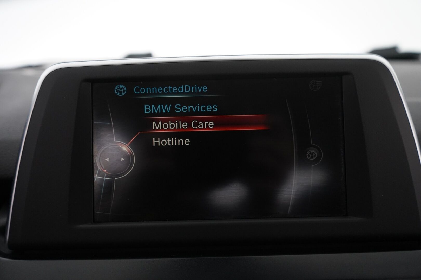 BMW 218 2015 F45 Active Tourer 218i Business *Vakkari / Lohko / S.kontti / Keyless / Tutkat / S.Penkit* - Suomi-Auto / Juuri huollettu / Kahdet vanteet / Seuraava katsastus 4/26