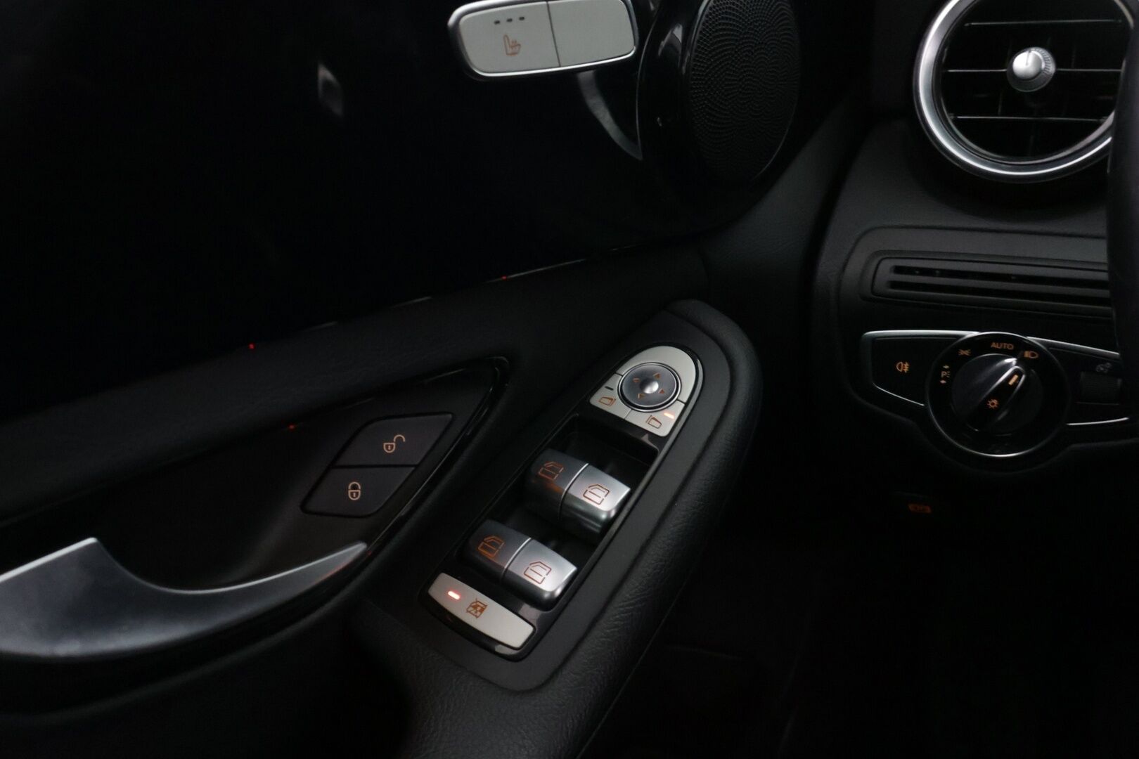 Mercedes-Benz C 2015 200 BlueTec A Premium Business* ILS LED /  Tutka /  Sporttipenkit /  Juuri saapunut!* - HULLUT VÄLIPÄIVÄT KORKOTARJOUS 2,49%