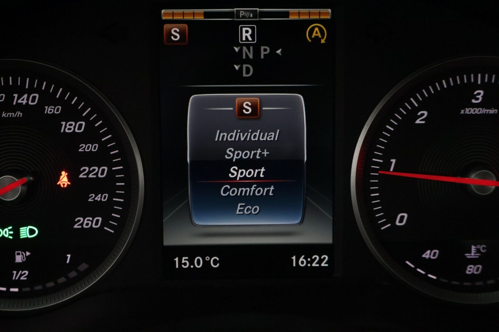 Mercedes-Benz C 2015 200 BlueTec A Premium Business* ILS LED /  Tutka /  Sporttipenkit /  Juuri saapunut!* - HULLUT VÄLIPÄIVÄT KORKOTARJOUS 2,49%