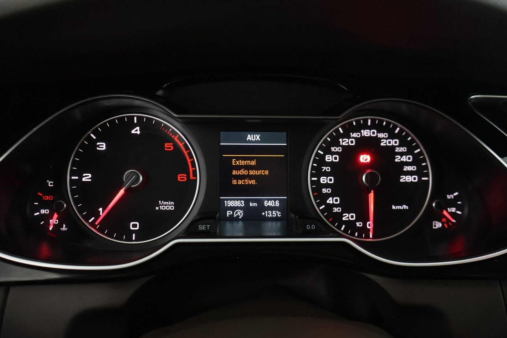 Audi A4 2015 Sedan Business Sport 2,0 TDI 110 kW * / Webasto / Tutkat / Bang & Olufsen / Nahkat / Xenon / Vakkari / Suomi-auto / * - Siisti suomi-auto webastolla / Sport suspension