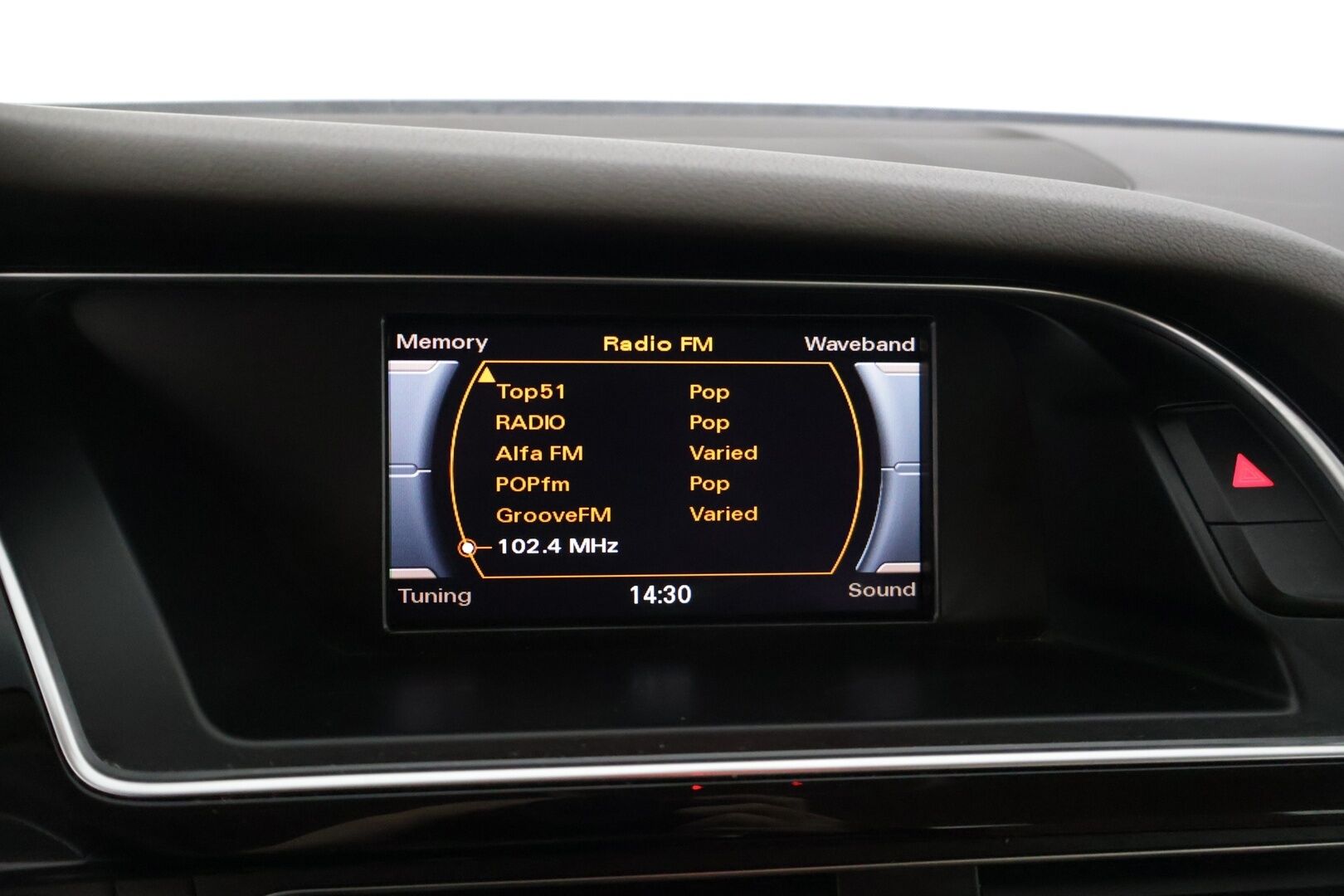 Audi A4 2015 Sedan Business Sport 2,0 TDI 110 kW * / Webasto / Tutkat / Bang & Olufsen / Nahkat / Xenon / Vakkari / Suomi-auto / * - Siisti suomi-auto webastolla / Sport suspension