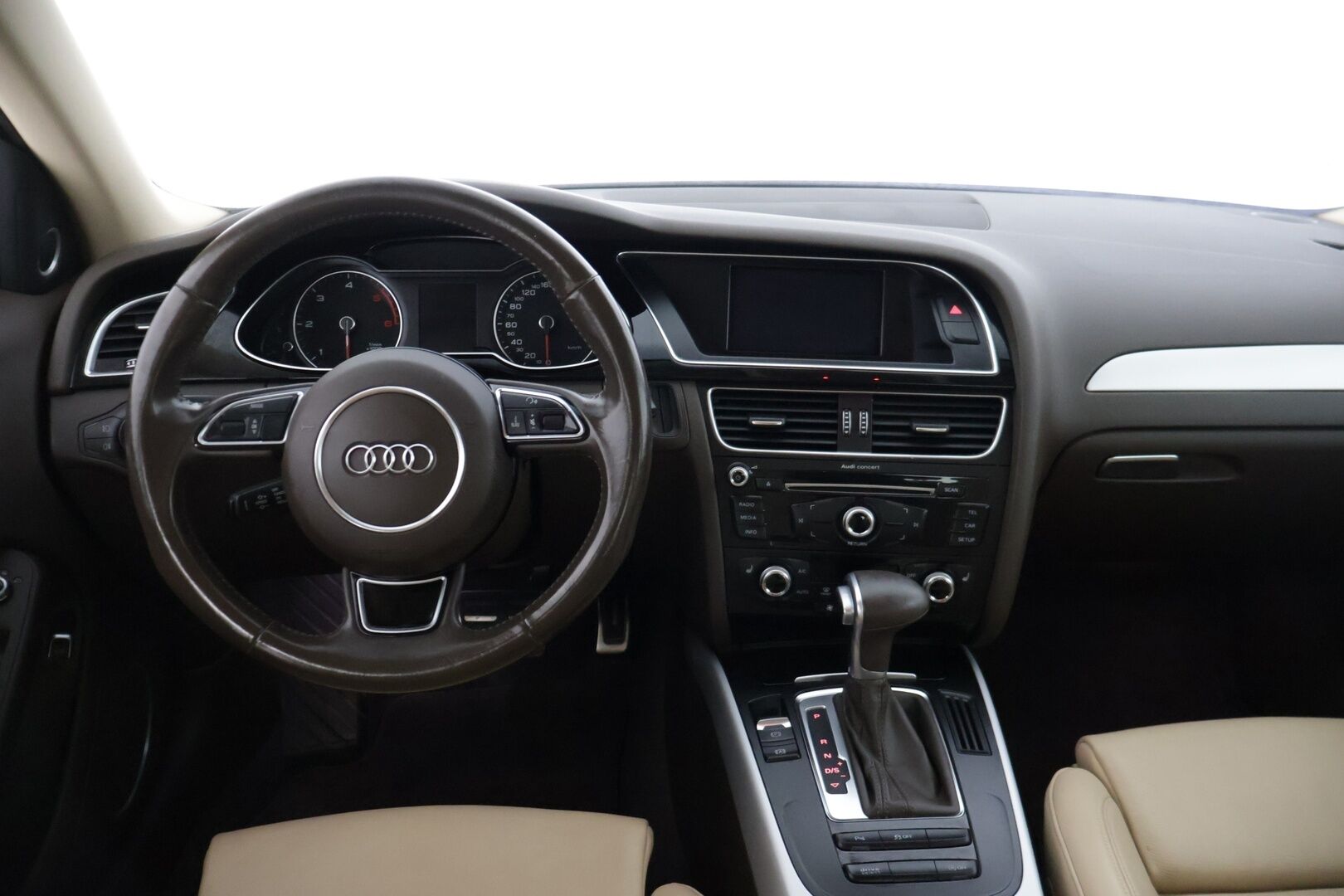 Audi A4 2015 Sedan Business Sport 2,0 TDI 110 kW * / Webasto / Tutkat / Bang & Olufsen / Nahkat / Xenon / Vakkari / Suomi-auto / * - Siisti suomi-auto webastolla / Sport suspension