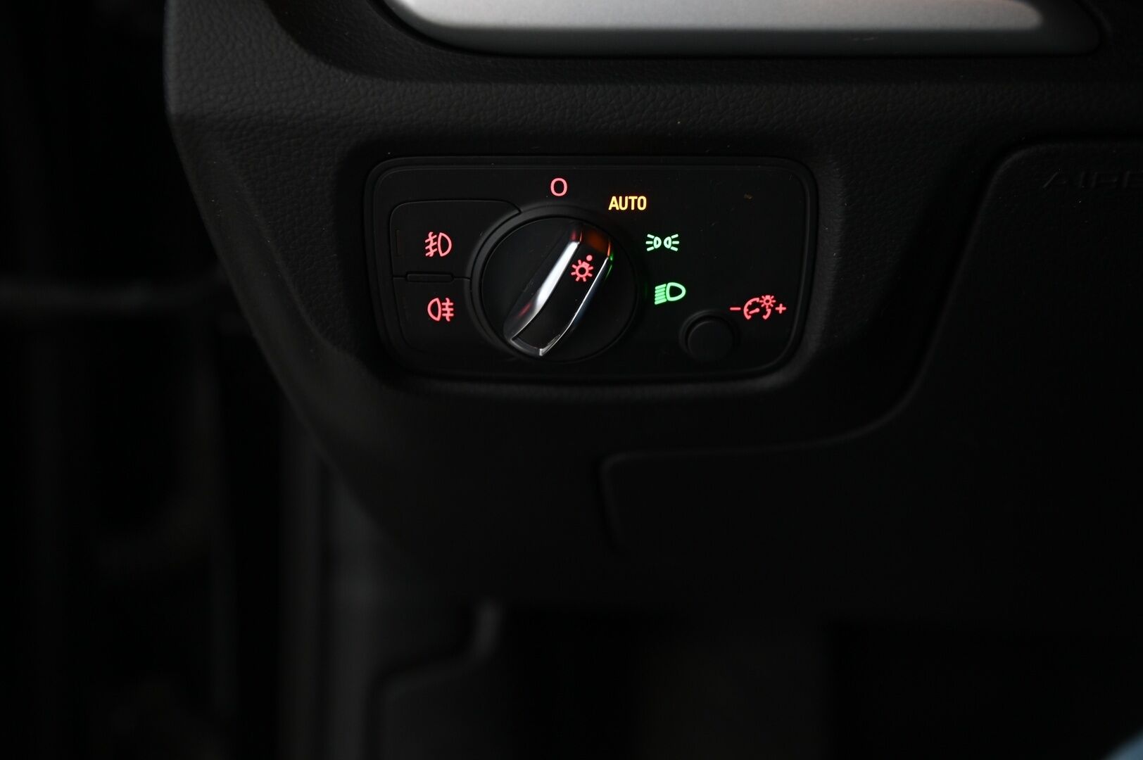 Audi A3 2015 Sportback Land of quattro Edition 2,0 TDI 135 kW quattro S tronic *Remuc Lisälämmitin / Tutkat / Sporttipenkit * - Siisti sporttinen nelikko Suomi-auto!