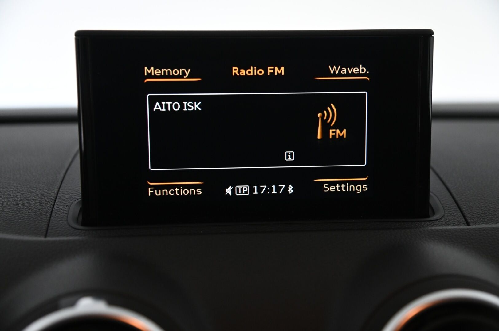 Audi A3 2015 Sportback Land of quattro Edition 2,0 TDI 135 kW quattro S tronic *Remuc Lisälämmitin / Tutkat / Sporttipenkit * - Siisti sporttinen nelikko Suomi-auto!