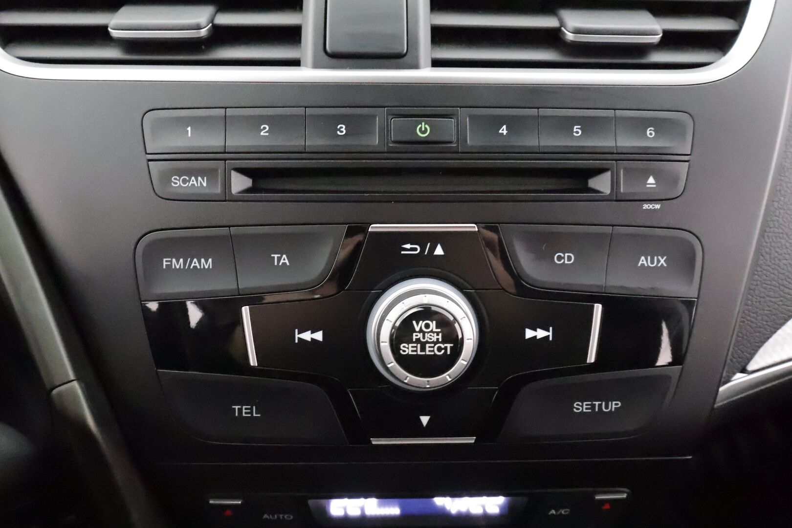 Honda Civic 2015 Tourer 1,8i Elegance * 1.Om Suomi-auto / Vakkari / P.kamera / Bluetooth * - Kahdet renkaat aluvanteilla - HULLU BLACKWEEK KORKOTARJOUS 2,49%