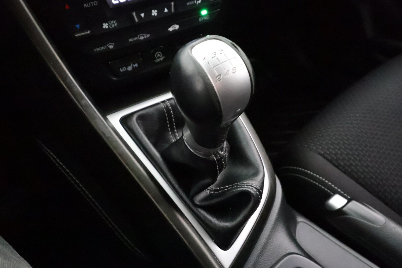 Honda Civic 2015 Tourer 1,8i Elegance * 1.Om Suomi-auto / Vakkari / P.kamera / Bluetooth * - *2x Renkaat ja vanteet / Hyvä huoltohistoria!*