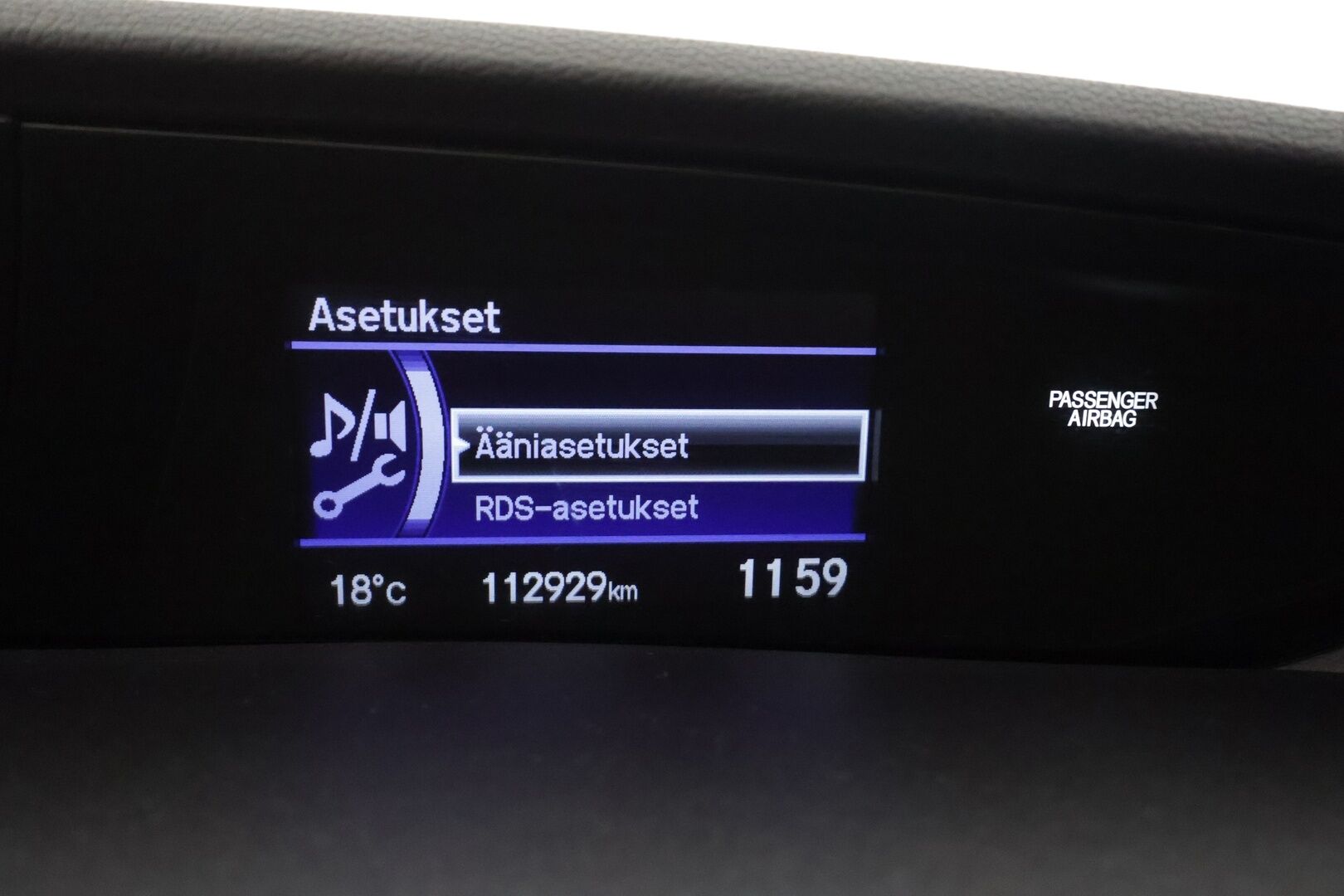 Honda Civic 2015 Tourer 1,8i Elegance - | P.Kamera | Lohkolämmitin | CTBA | Facelift | Vakionopeudensäädin | Sisätilanlämmitin | Kahdet renkaat | Suomi-auto | Huoltokirja |