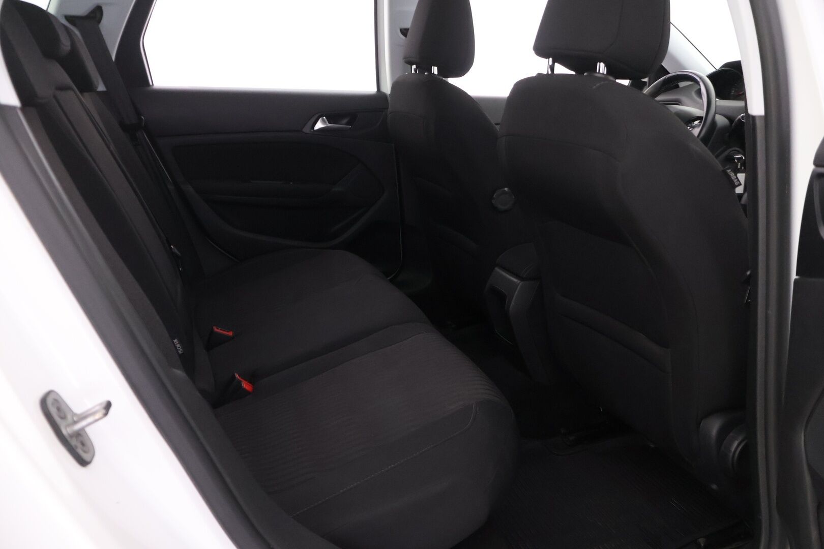 Peugeot 308 2015 SW Active PureTech 130 Automaatti -  YritysOutlet - Myydään vain yrityksille - | Lohko + sisäpistoke | Vakkari | Tutkat takana | Vetokoukku | 