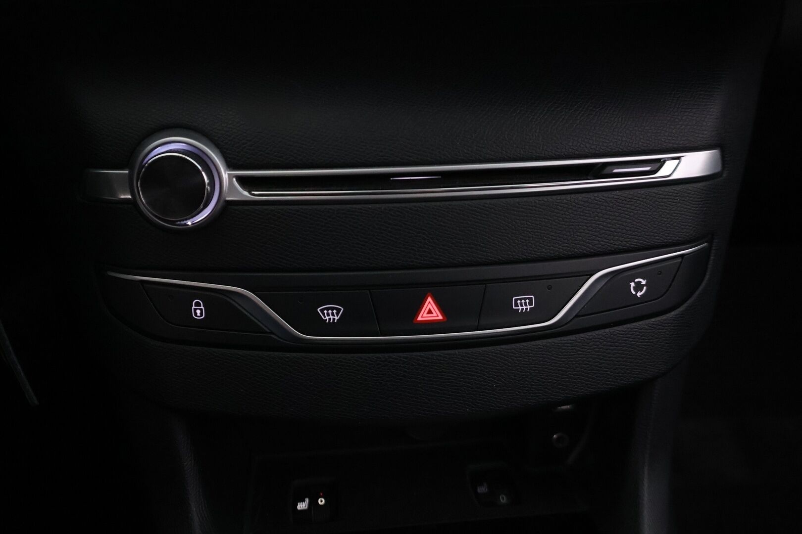Peugeot 308 2015 SW Active PureTech 130 Automaatti -  YritysOutlet - Myydään vain yrityksille - | Lohko + sisäpistoke | Vakkari | Tutkat takana | Vetokoukku | 