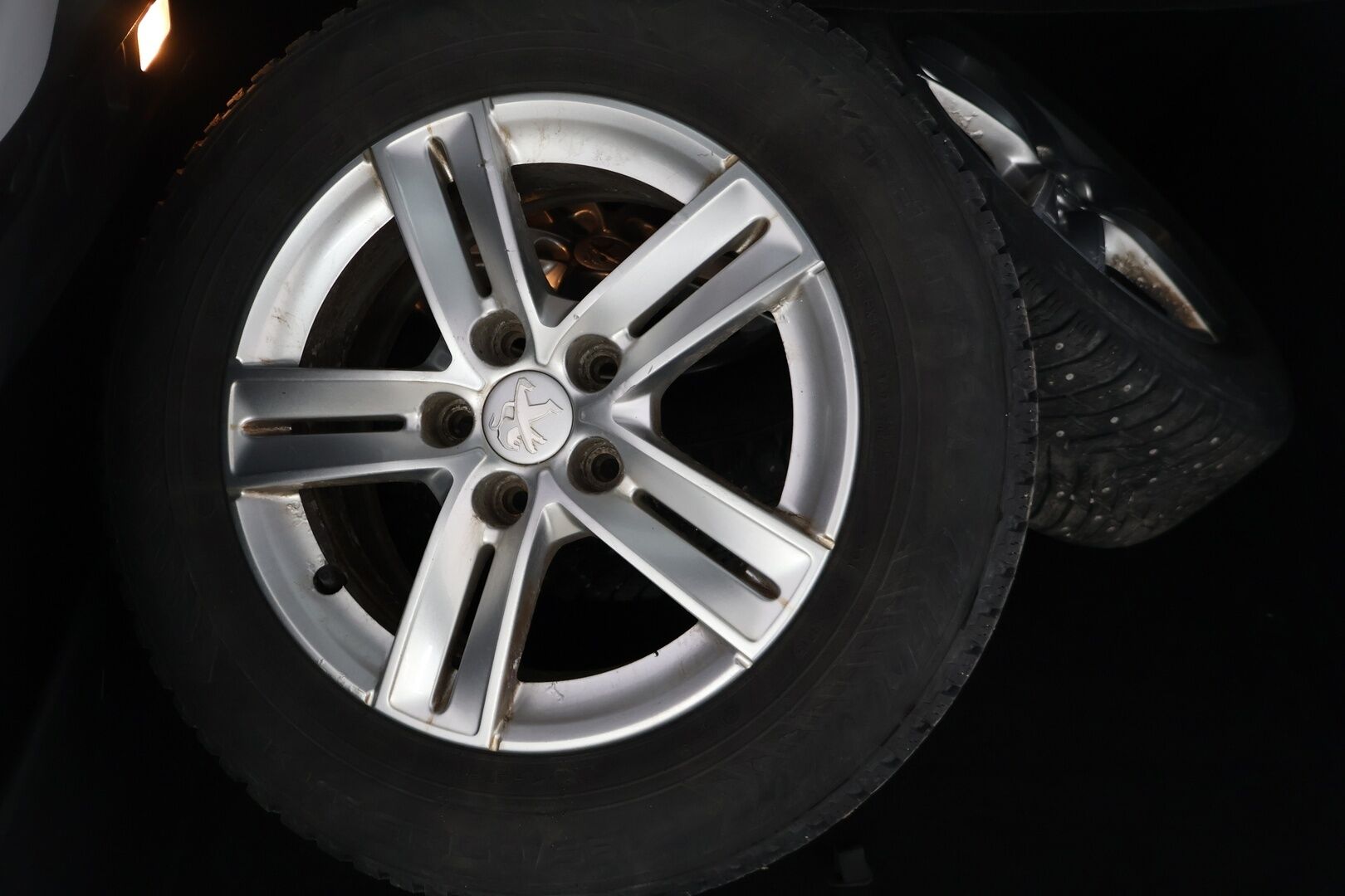 Peugeot 308 2015 SW Active PureTech 130 Automaatti -  YritysOutlet - Myydään vain yrityksille - | Lohko + sisäpistoke | Vakkari | Tutkat takana | Vetokoukku | 