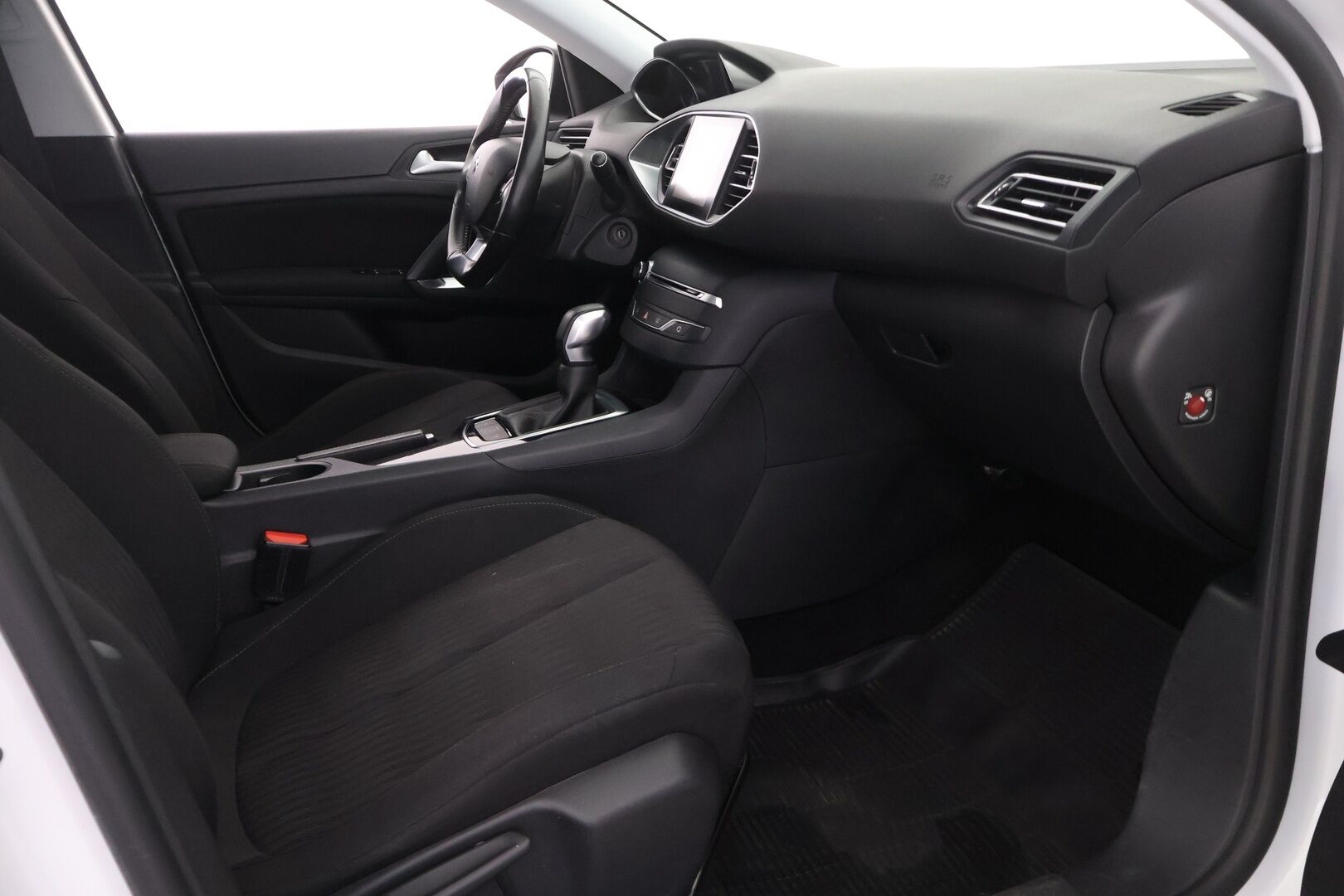 Peugeot 308 2015 SW Active PureTech 130 Automaatti -  YritysOutlet - Myydään vain yrityksille - | Lohko + sisäpistoke | Vakkari | Tutkat takana | Vetokoukku | 