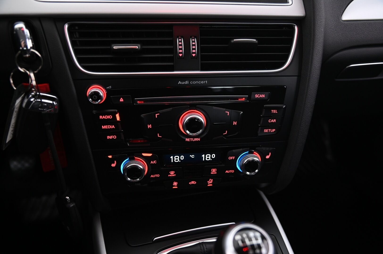 Audi A4 2015 Sedan Business 2,0 TDI clean diesel 110 kW - Vakkari | Webasto | Bluetooth | Xenon | Tutkat | Suomi-auto | 2x Renkaat & vanteet