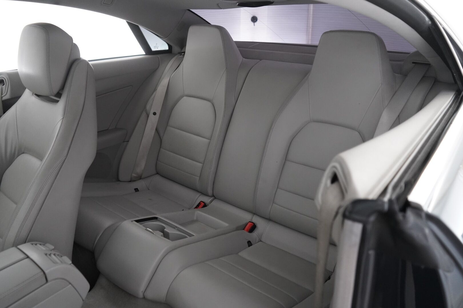 Mercedes-Benz E 2010 250 CGI Coupé A AMG *Ortopedinahat / Tutkat / Vakkari / Lohko* - Ketju vaihdettu / Huollettu 05/2025 / Kahdet renkaat vanteilla