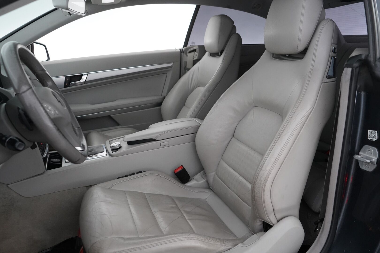 Mercedes-Benz E 2010 250 CGI Coupé A AMG *Ortopedinahat / Tutkat / Vakkari / Lohko* - Ketju vaihdettu / Huollettu 05/2025 / Kahdet renkaat vanteilla