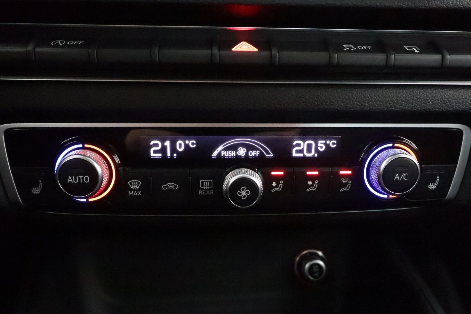 Audi A3 2015 Sedan Business 1,4 TFSI COD 110 kW ultra S tronic *Vakkari / Xenon / P.tutka / Bluetooth / Sisätilanlämmitin* - Suomi-auto / Kahdet renkaat aluvanteilla / Jakohihna juuri vaihdettu!