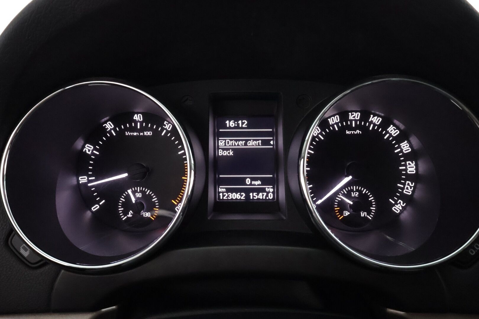 Skoda Yeti 2015 Outdoor 1,4 TSI Elegance - | Koukku | Sisätilanlämmitin | Navi | Vakkari | MirrorLink | P.Kamera | Xenon | Kahdet renkaat | Suomi-auto |