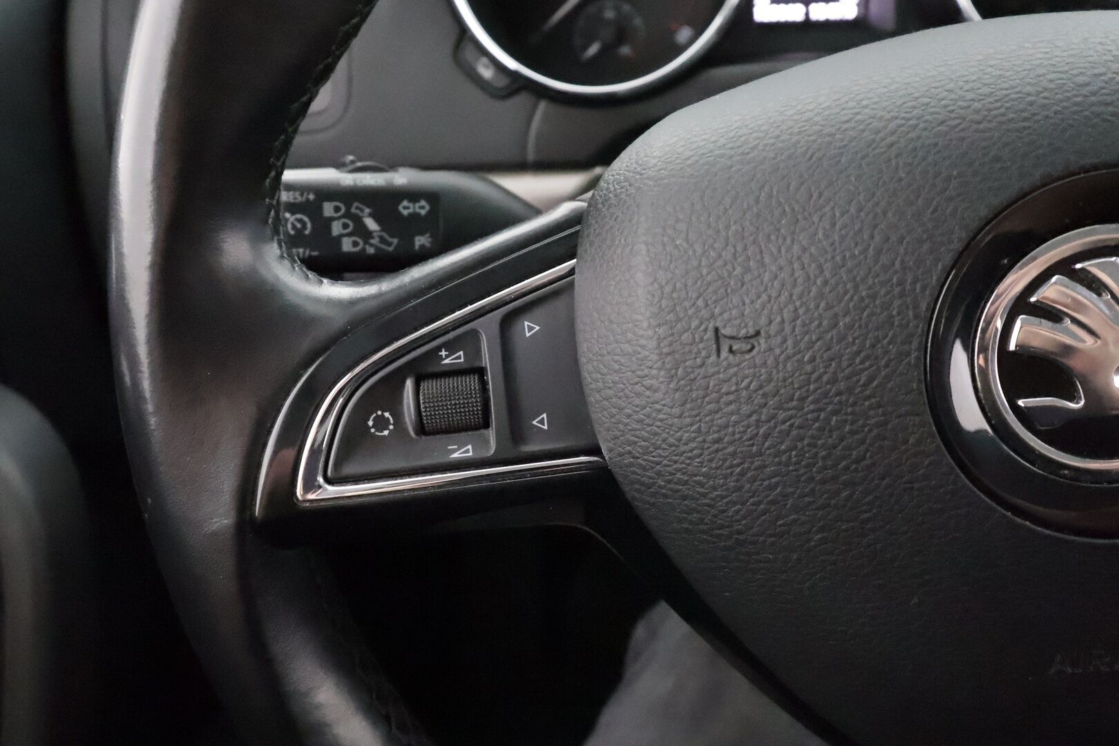 Skoda Yeti 2015 Outdoor 1,4 TSI Elegance - | Koukku | Sisätilanlämmitin | Navi | Vakkari | MirrorLink | P.Kamera | Xenon | Kahdet renkaat | Suomi-auto |