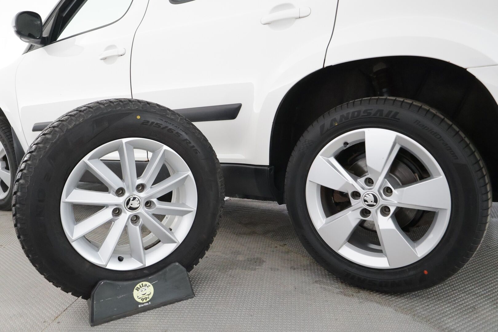 Skoda Yeti 2015 Outdoor 1,4 TSI Elegance - | Koukku | Sisätilanlämmitin | Navi | Vakkari | MirrorLink | P.Kamera | Xenon | Kahdet renkaat | Suomi-auto |
