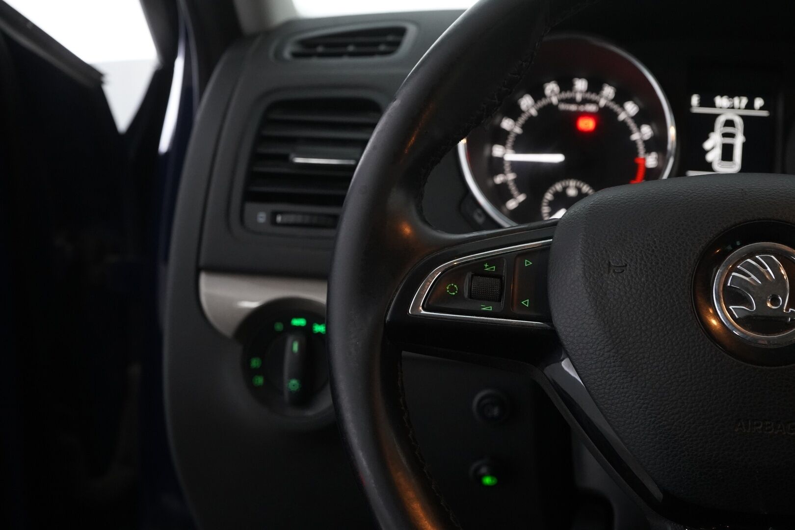 Skoda Yeti 2015 2,0 TDI 140 4x4 Elegance DSG Autom. - *Webasto / Navi / Vakionopeudensäädin / Vetokoukku*