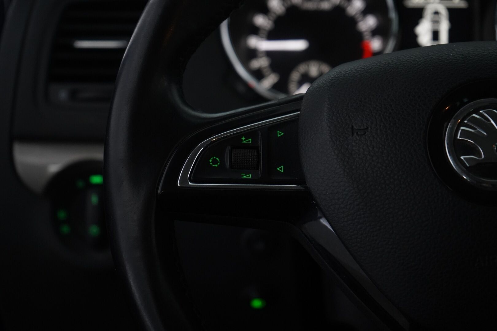 Skoda Yeti 2015 *YritysOutlet - Myydään vain yrityksille* - *Webasto / Navi / Vakionopeudensäädin / Vetokoukku*