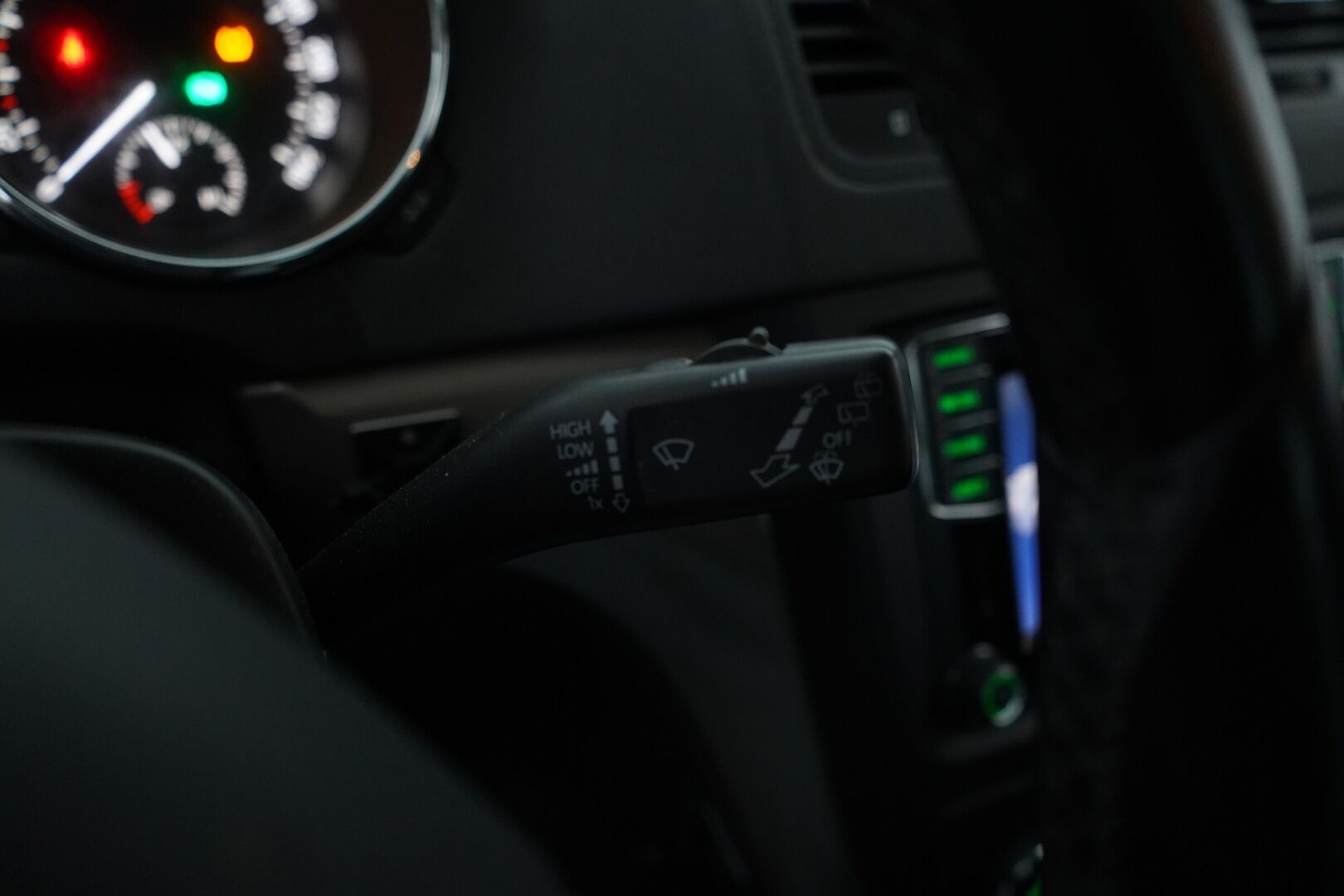 Skoda Yeti 2015 *YritysOutlet - Myydään vain yrityksille* - *Webasto / Navi / Vakionopeudensäädin / Vetokoukku*