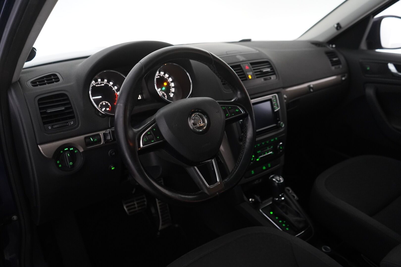 Skoda Yeti 2015 *YritysOutlet - Myydään vain yrityksille* - *Webasto / Navi / Vakionopeudensäädin / Vetokoukku*