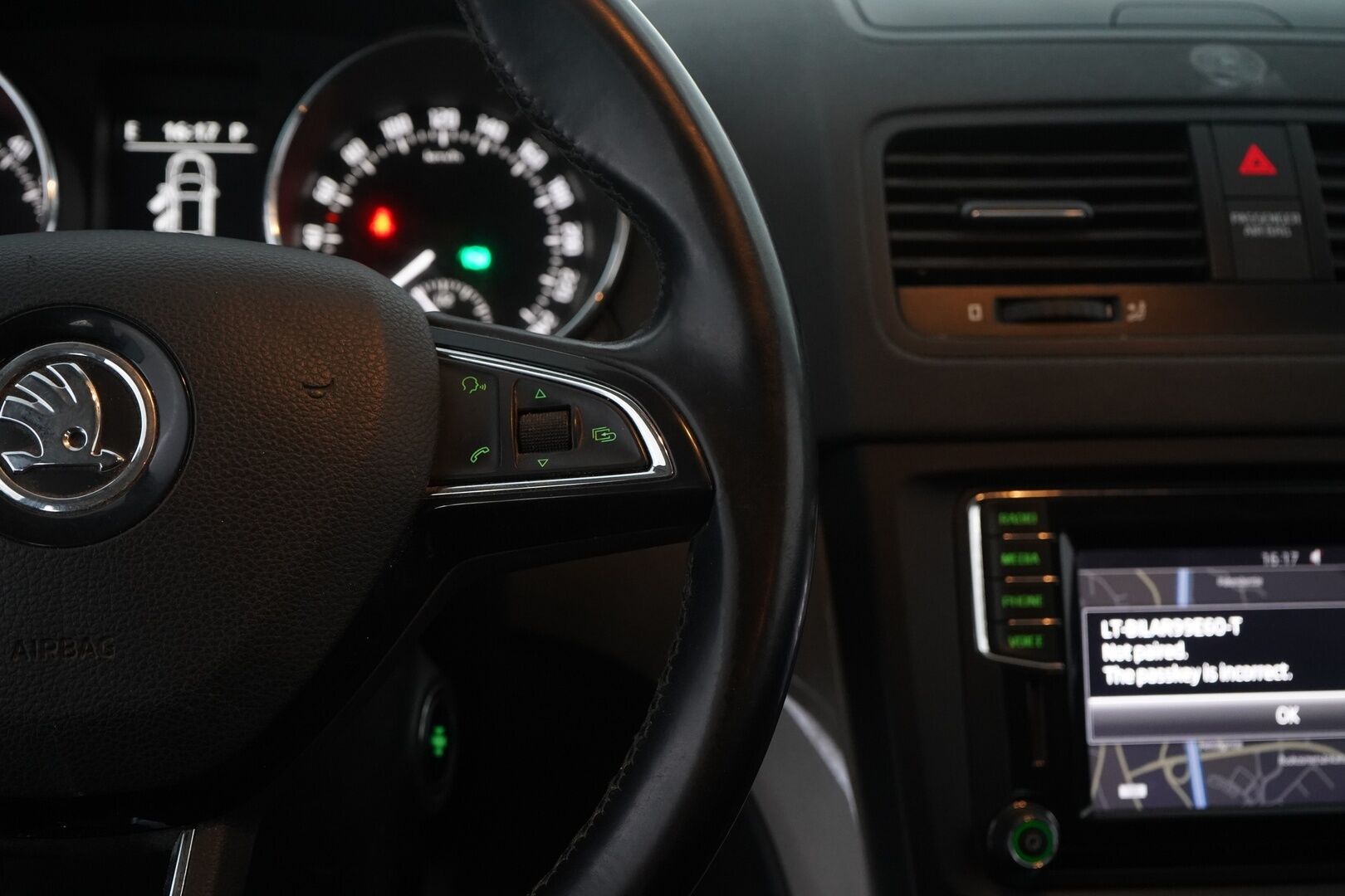 Skoda Yeti 2015 2,0 TDI 140 4x4 Elegance DSG Autom. - *Webasto / Navi / Vakionopeudensäädin / Vetokoukku*