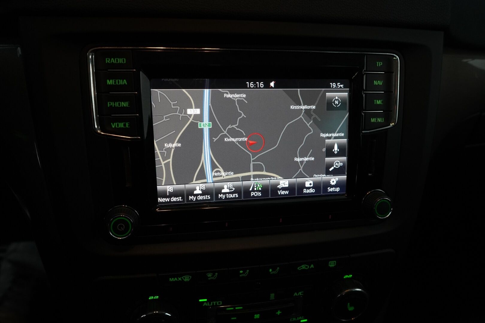 Skoda Yeti 2015 2,0 TDI 140 4x4 Elegance DSG Autom. - *Webasto / Navi / Vakionopeudensäädin / Vetokoukku*