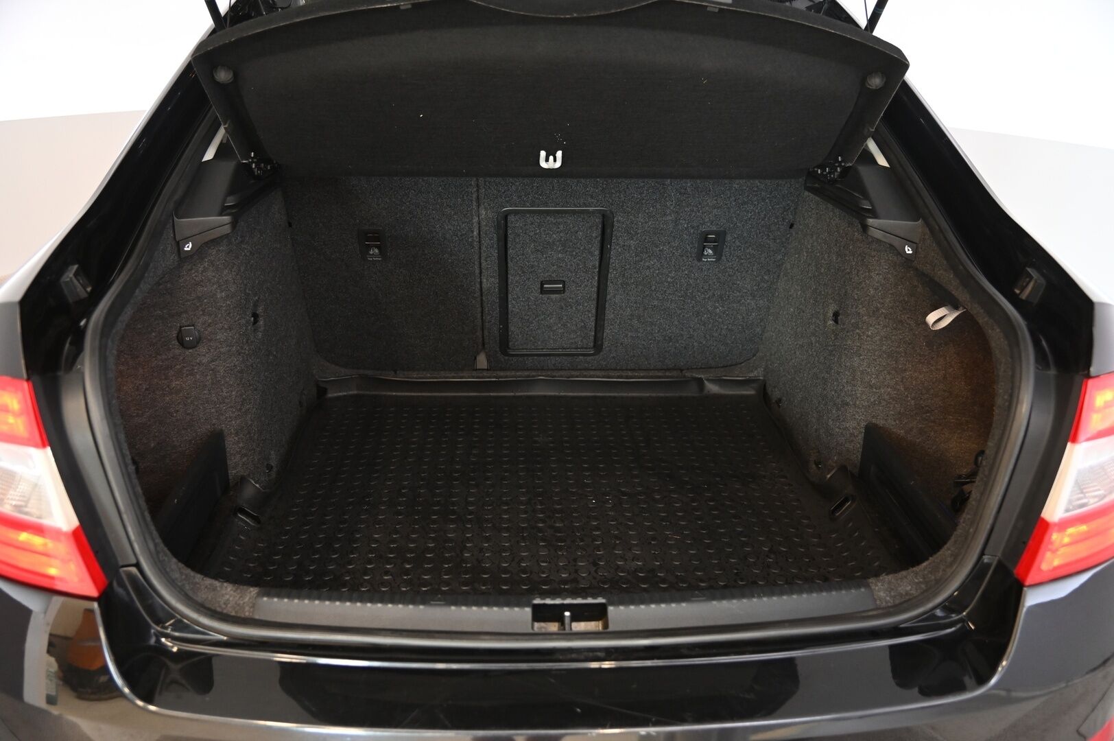 Skoda Octavia 2015 1,4 TSI Ambition - Vakkari | Lohko | BT | Suomi-auto | 2x renkaat&alumiinivanteet 