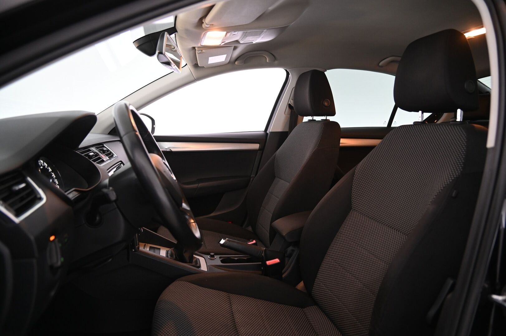 Skoda Octavia 2015 1,4 TSI Ambition - Vakkari | Lohko | BT | Suomi-auto | 2x renkaat&alumiinivanteet 