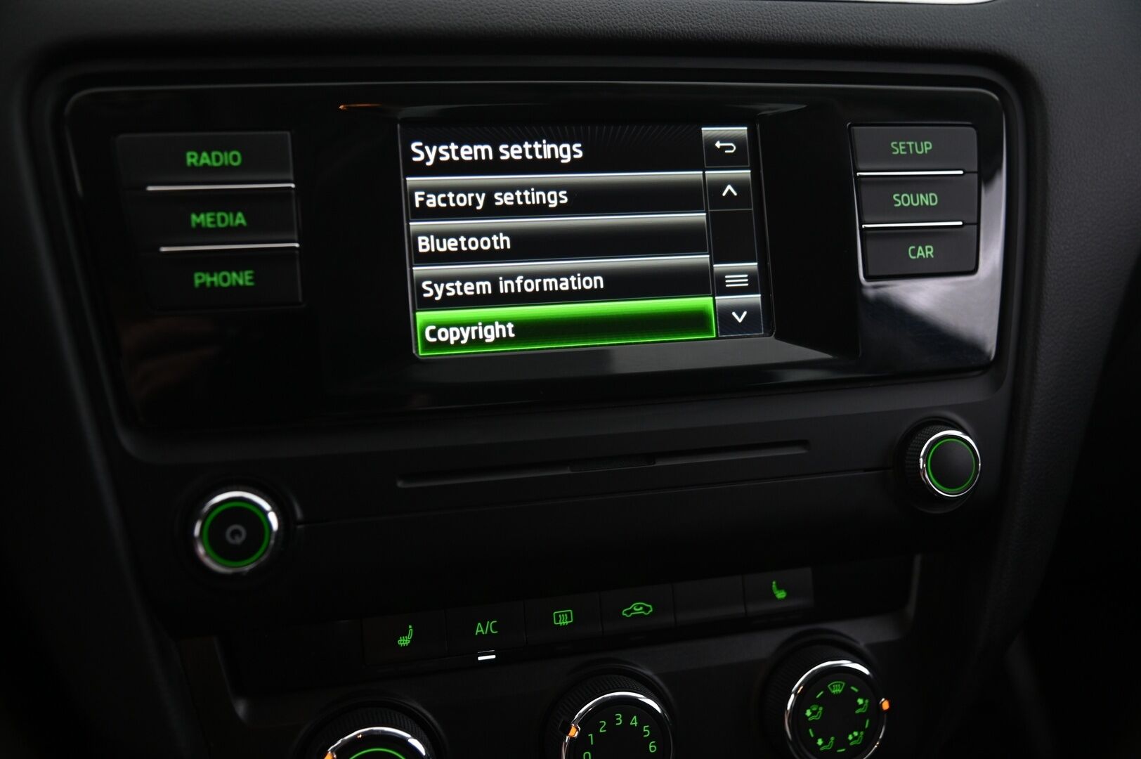Skoda Octavia 2015 1,4 TSI Ambition - Vakkari | Lohko | BT | Suomi-auto | 2x renkaat&alumiinivanteet 