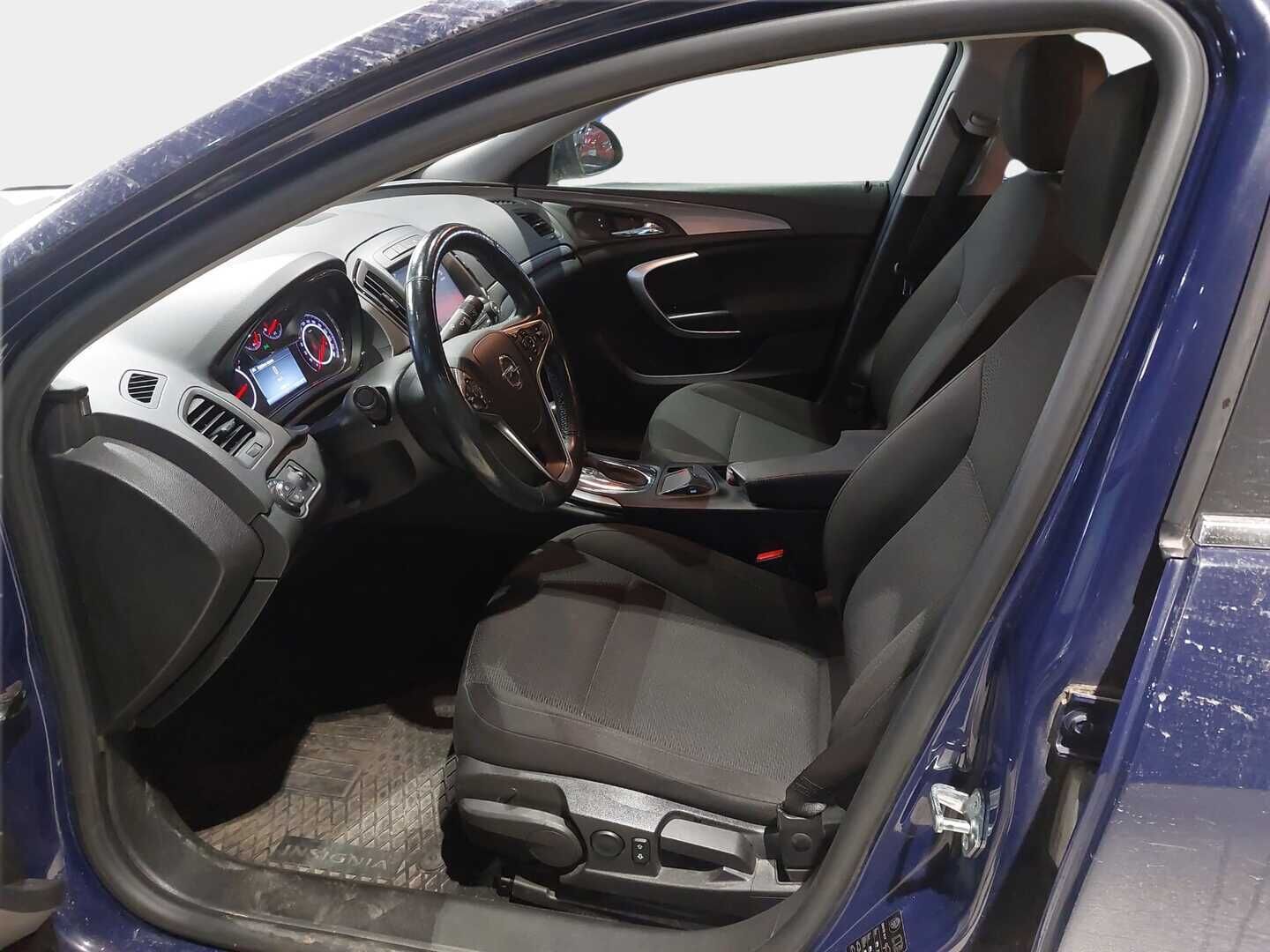 Opel Insignia 2015 5-ov Edition 2,0 CDTI 120kW AT6 *Webasto / Vetokoukku / Vakkari / Ratinlämmitin / Suomiauto* - Juuri katsastettu / Jakopää tehty!