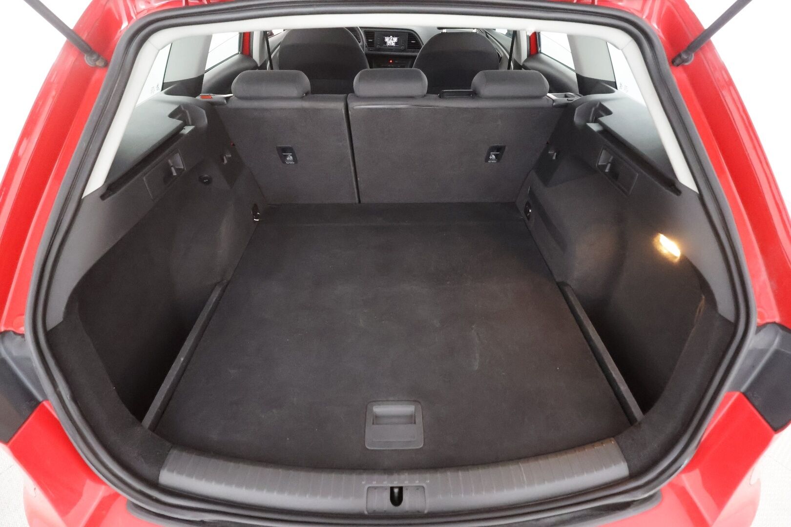 Seat Leon ST 2015 1,2 TSI 86 Reference - | Koukku | Lohko&Sisätilanlämmitin | Ilmastointi | Penkinlämmittimet | Radio | Sähköpeilit | Suomi-auto | Kahdet renkaat |