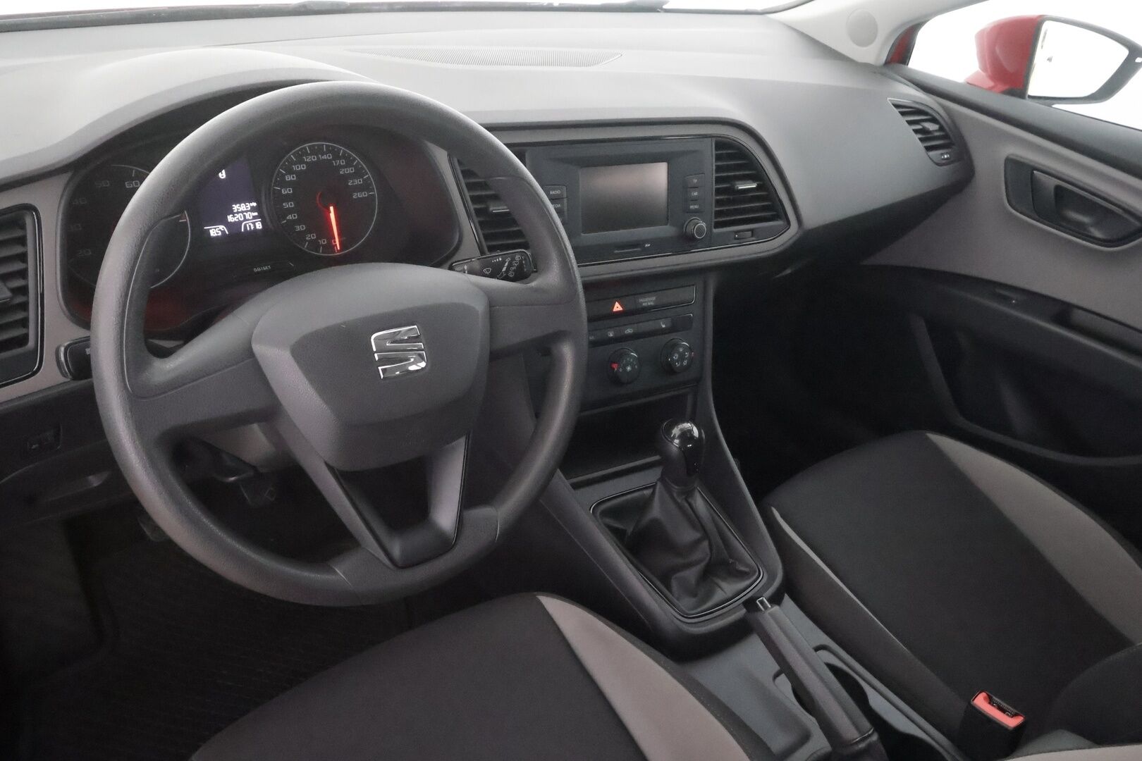 Seat Leon ST 2015 1,2 TSI 86 Reference - | Koukku | Lohko&Sisätilanlämmitin | Ilmastointi | Penkinlämmittimet | Radio | Sähköpeilit | Suomi-auto | Kahdet renkaat |